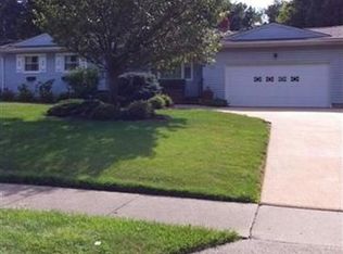 2045 Cranbrook Dr, Youngstown, OH