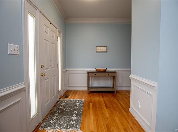4th image of 8364 Springset Ln