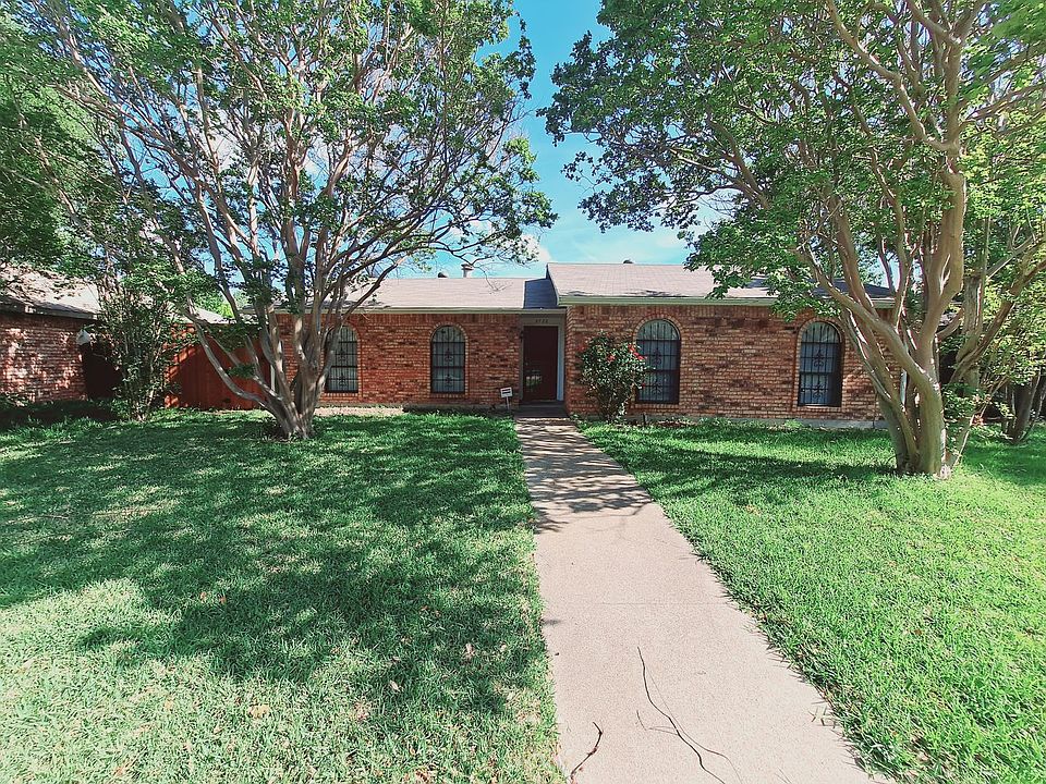 1st image of 3726 Red Oak Dr