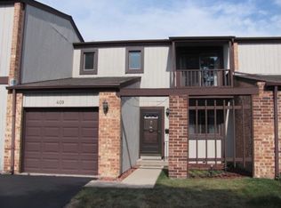 409 Elm Dr, Wheeling, IL