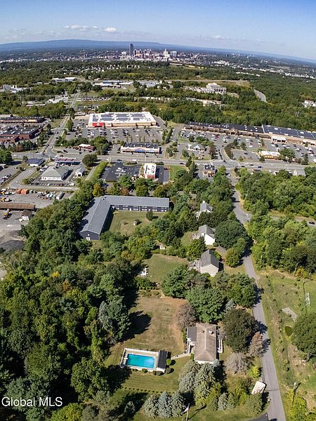 3rd image of 11 Grandview Drive
