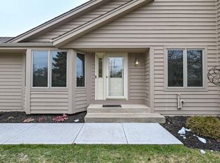 6202 Partridge Hills Dr, Racine, WI 53406