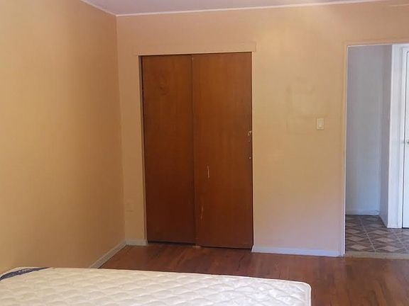 4th image of 1271 E 68th St #4