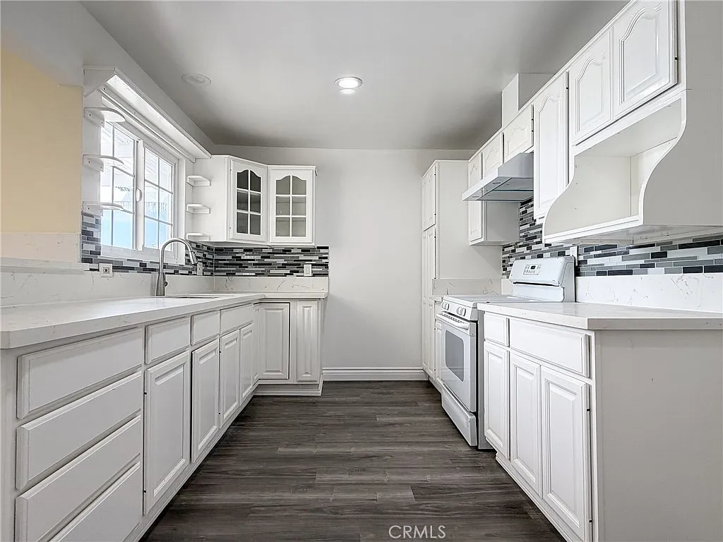 4 bed, 1620 sqft, $4,100 — Photo 4
