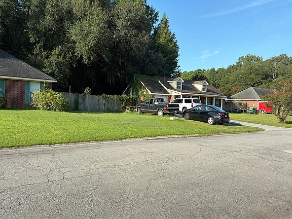 3rd image of 522 Garden Acres Way