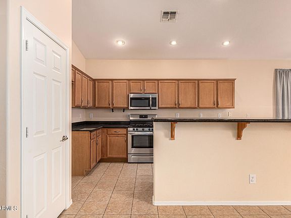 5th image of 2295 E IRIS Court
