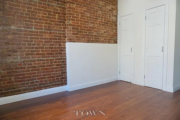 Rented by Town Residential | media 27