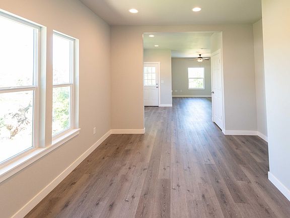 5th image of 375 NW 334th Ave