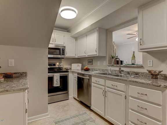 3rd image of 112 Sunflower Dr APT C