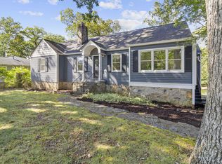 905 Ridgeway Ave, Signal Mountain, TN 37377