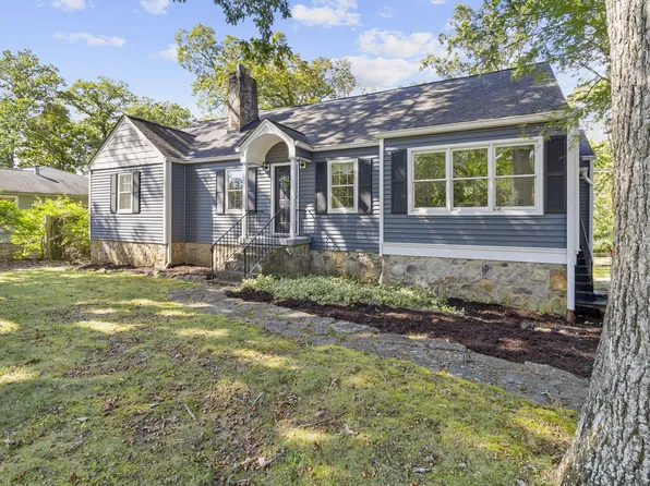 905 Ridgeway Ave, Signal Mountain, TN 37377