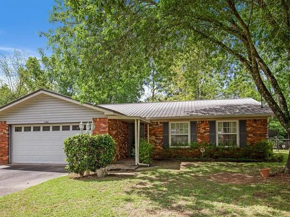 2306 Aberdeen Rd, Dothan, AL 36301