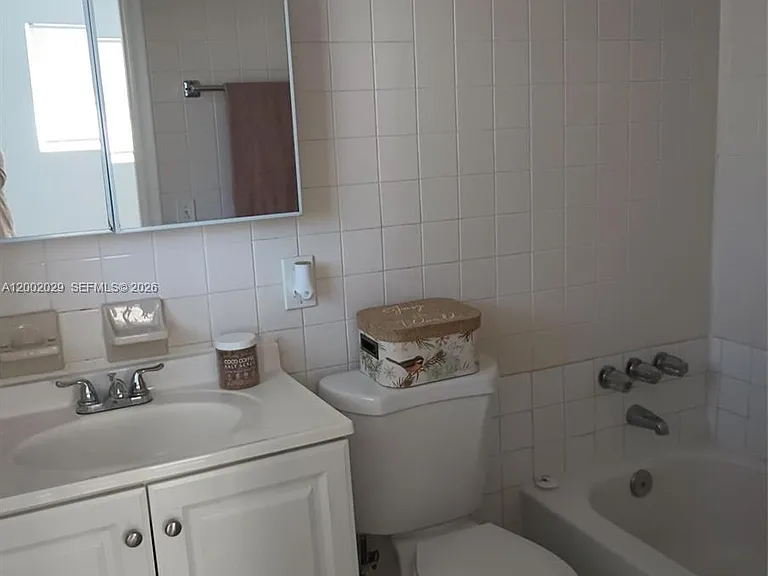 1433 SW 24th Ct #1 — Photo 12