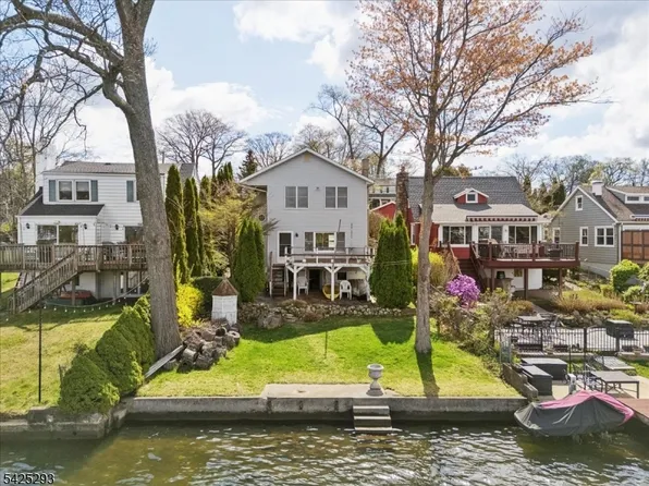 45 W Bertrand Rd, Mount Arlington Boro, NJ 07856