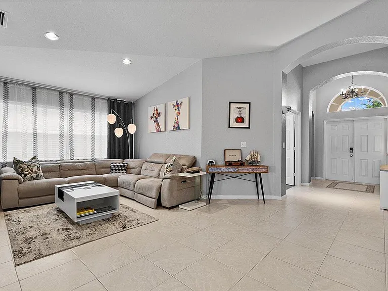 15151 Banbury Way — Photo 3