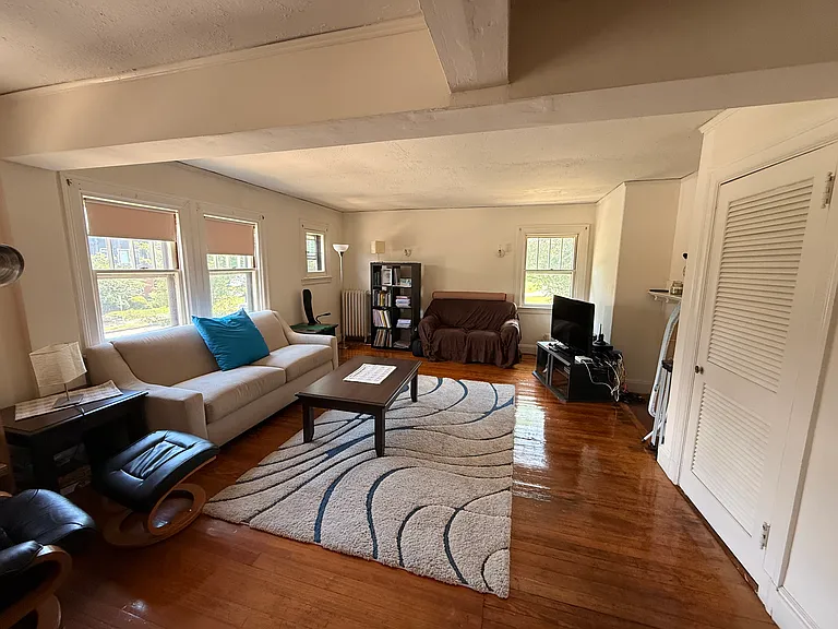 98 Mount Auburn St — Photo 4