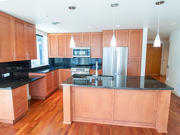 4th image of 10610 NE 9th Pl Unit 1709