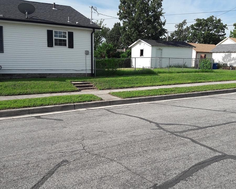 2nd image of 2902 S Joplin Ave