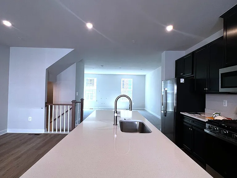10913 Blanton Way — Photo 11