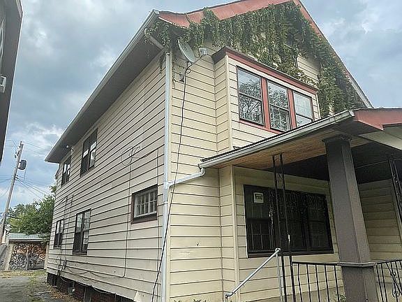 2nd image of 1345 West Blvd