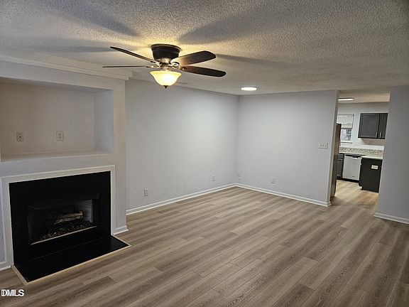 3rd image of 225 Virens Dr