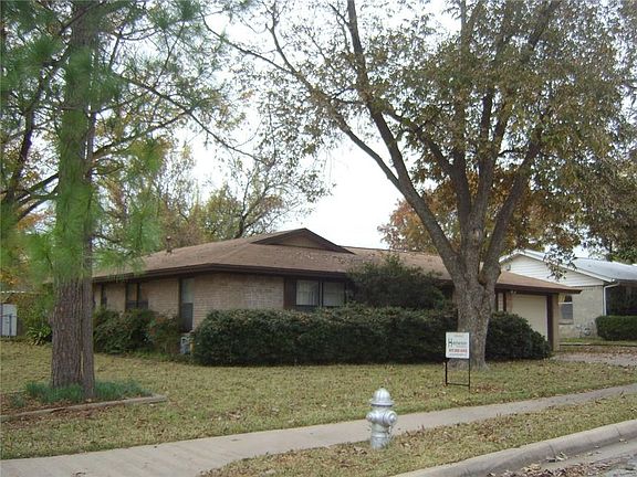 4th image of 428 Darlene Ln