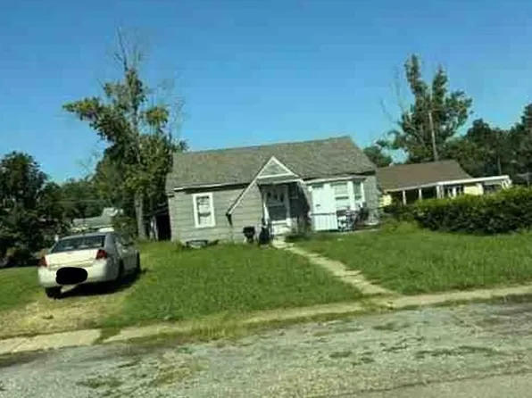 421 N Catalpa St, Dexter, MO 63841