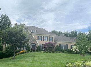 1366 Blairstone Dr, Vienna, VA 22182