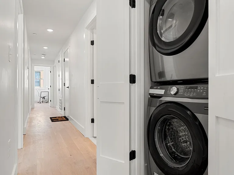 349 W 4th St #3 — Photo 11