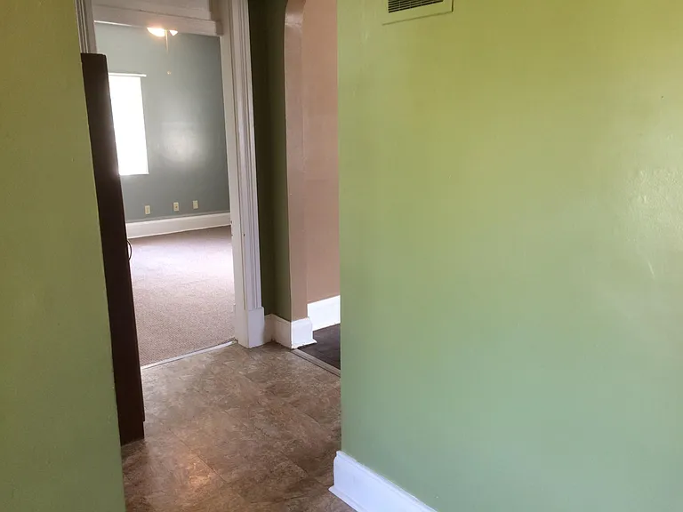 516 1/2 Joy Ave — Photo 5