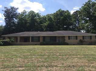 630 S Lewis St, Metter, GA 30439