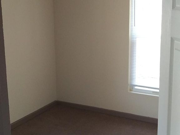 3rd image of 915 E 120th Ave
