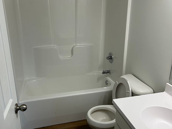 5th image of 305 Nickles Dr