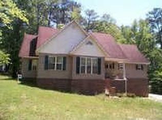 104 Holiday Ct, Eufaula, AL 36027