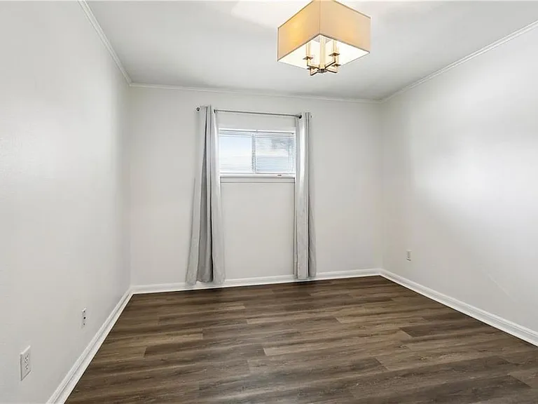 1100 Brockenbraugh Ct — Photo 9