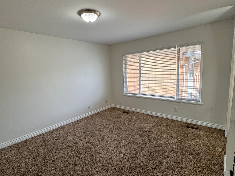 651 N 100 W #H — Photo 15
