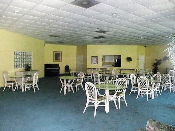 5th image of 224 W Garden St #235