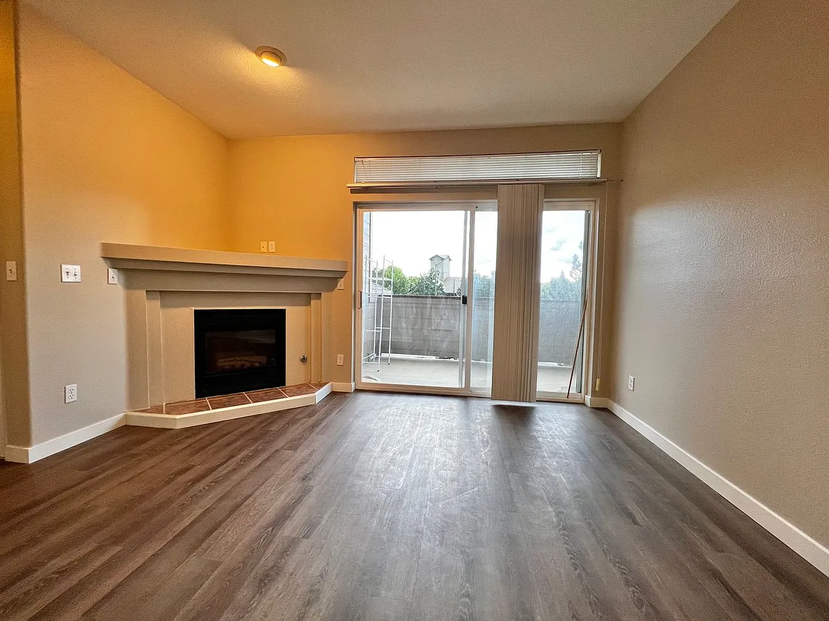 Building Photo - 4545 Wheaton Dr #A240
