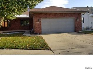 2210 Pond Mill Ct, Springfield, IL 62704