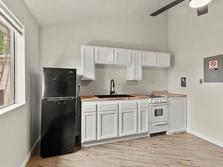 3801 Triana Blvd SW — Photo 27