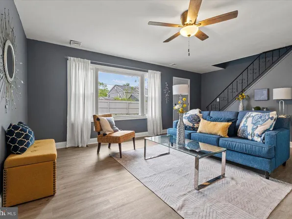 20 Perennial Ln, Willingboro, NJ 08046