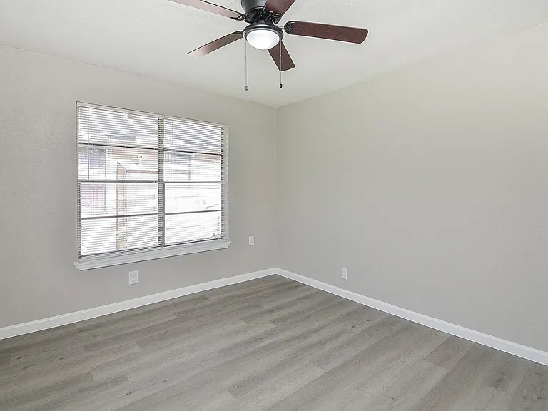 6010 Collingsworth St #2 — Photo 13