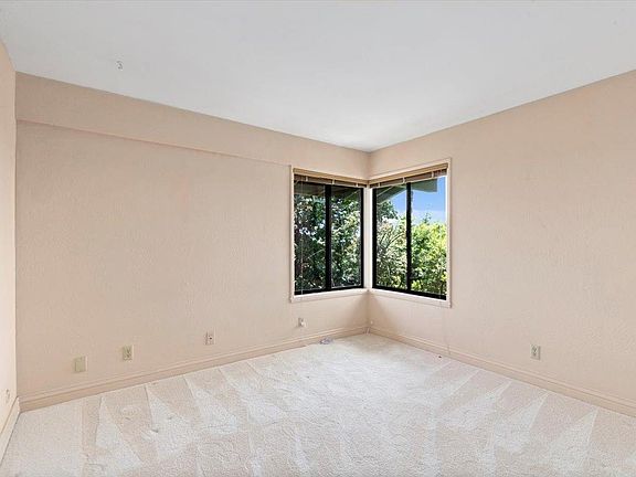 5th image of 3920 Ridge St
