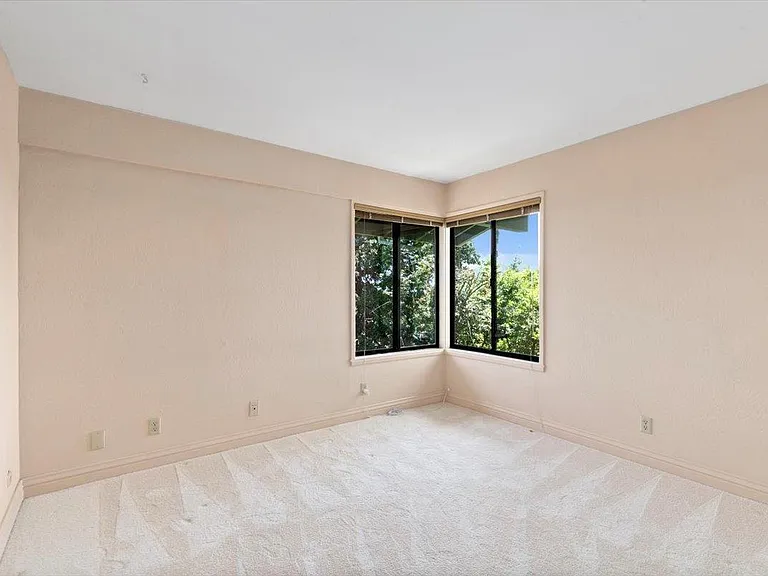 3920 Ridge St — Photo 5
