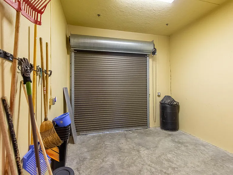 14943 Paddock Dr — Photo 27