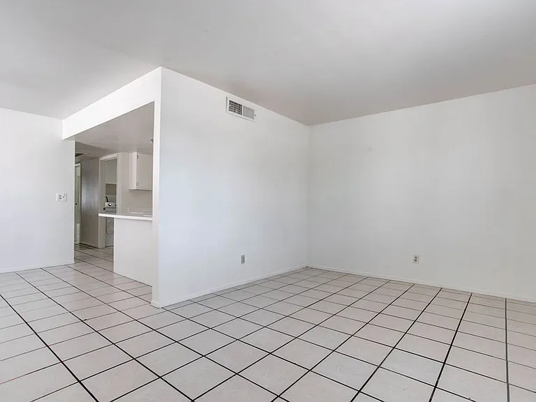 4269 Stewart Ave — Photo 2