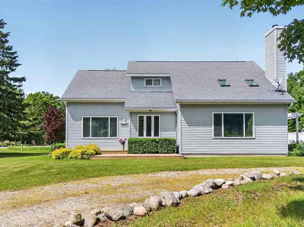 5990 Forest Ave, Harbor Springs, MI 49740