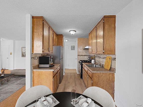 3rd image of 1966 Newbold Avenue #408