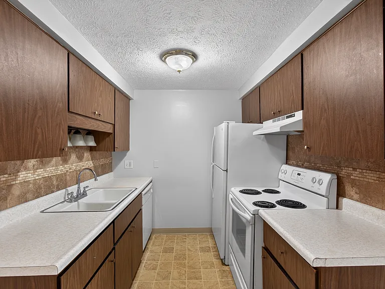 2707 38th St NW #F — Photo 10