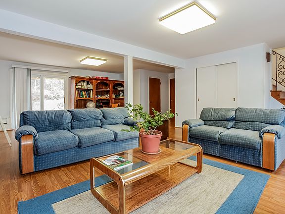 5th image of 51 Eiler Ln